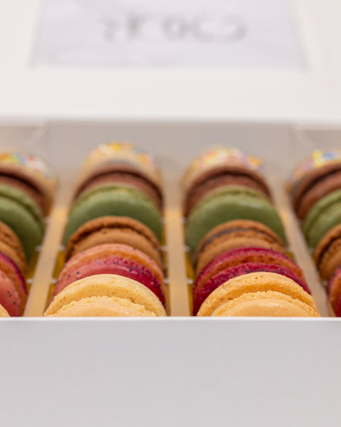 24 French Macarons - Classic Collection
